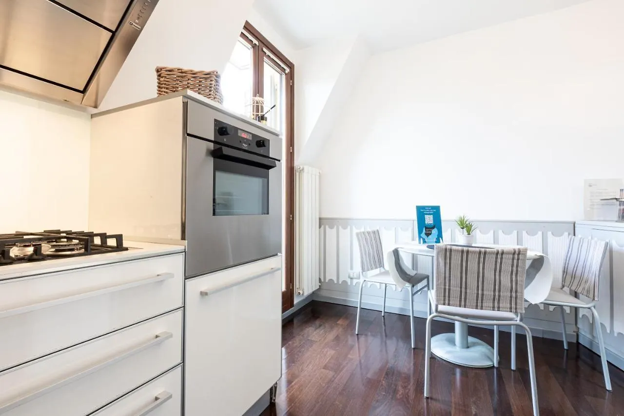 Sempione Split-Level Terrace Apartment - Top Collection Milan